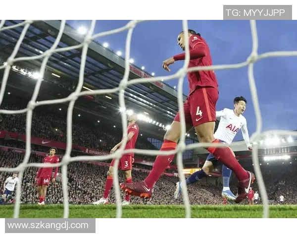 理查利森在最后时刻反超德利赫特读秒绝平曼联与热刺战成平局