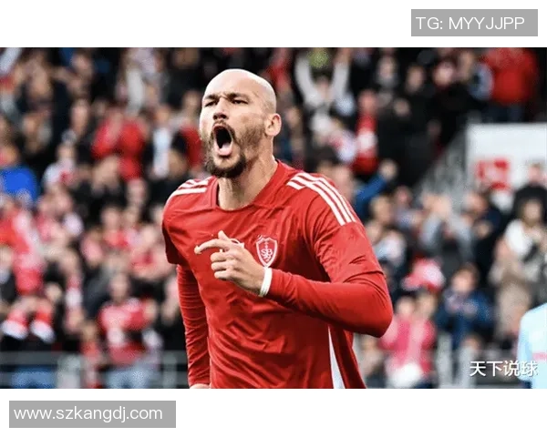 梅纳乌球场激情四溢法甲对决斯特拉斯堡迎战布雷斯特